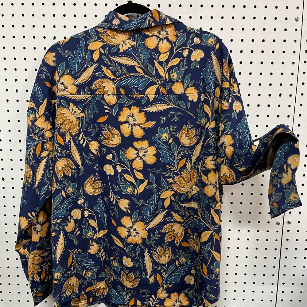 Emily Wonder yellow flowers, blue w/ mgrey tones. 100% polyester Hand wash cold